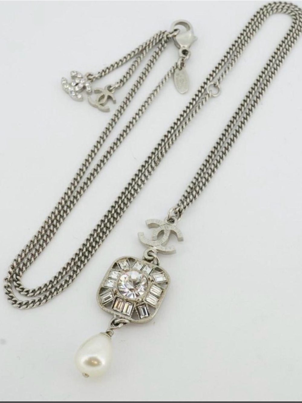 CHANEL Silver Crystal & Pearl Drop Necklace - Picture 3 of 4